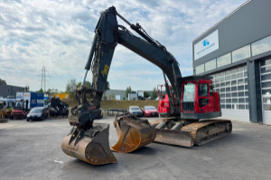 Baumaschine - VOLVO - ECR235 Oilquick 3x Schaufeln